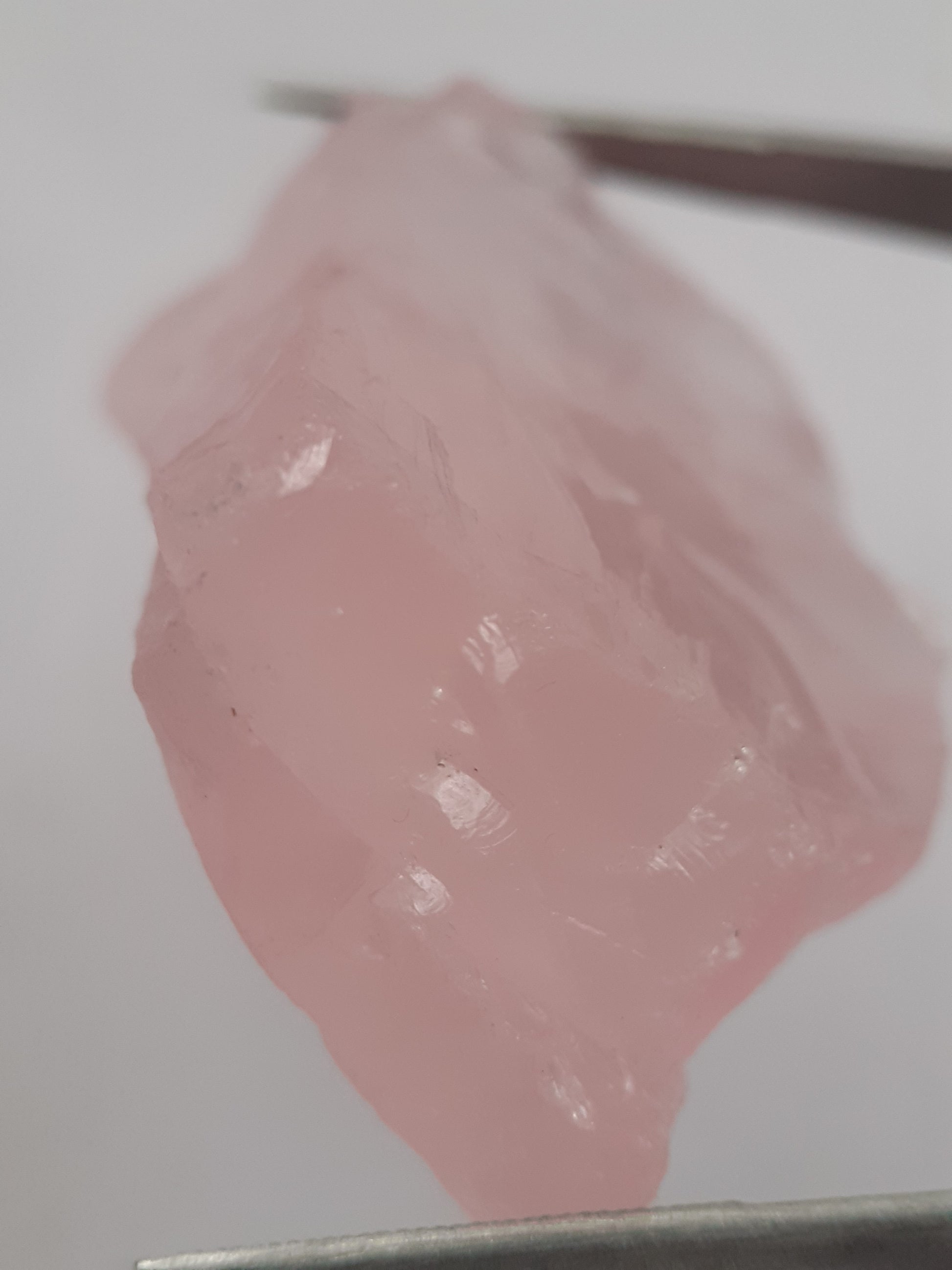 Natural Rose Quartz - facet quality - 66.128 ct - Rough Gemstone - certified natural - Natural Gems Belgium