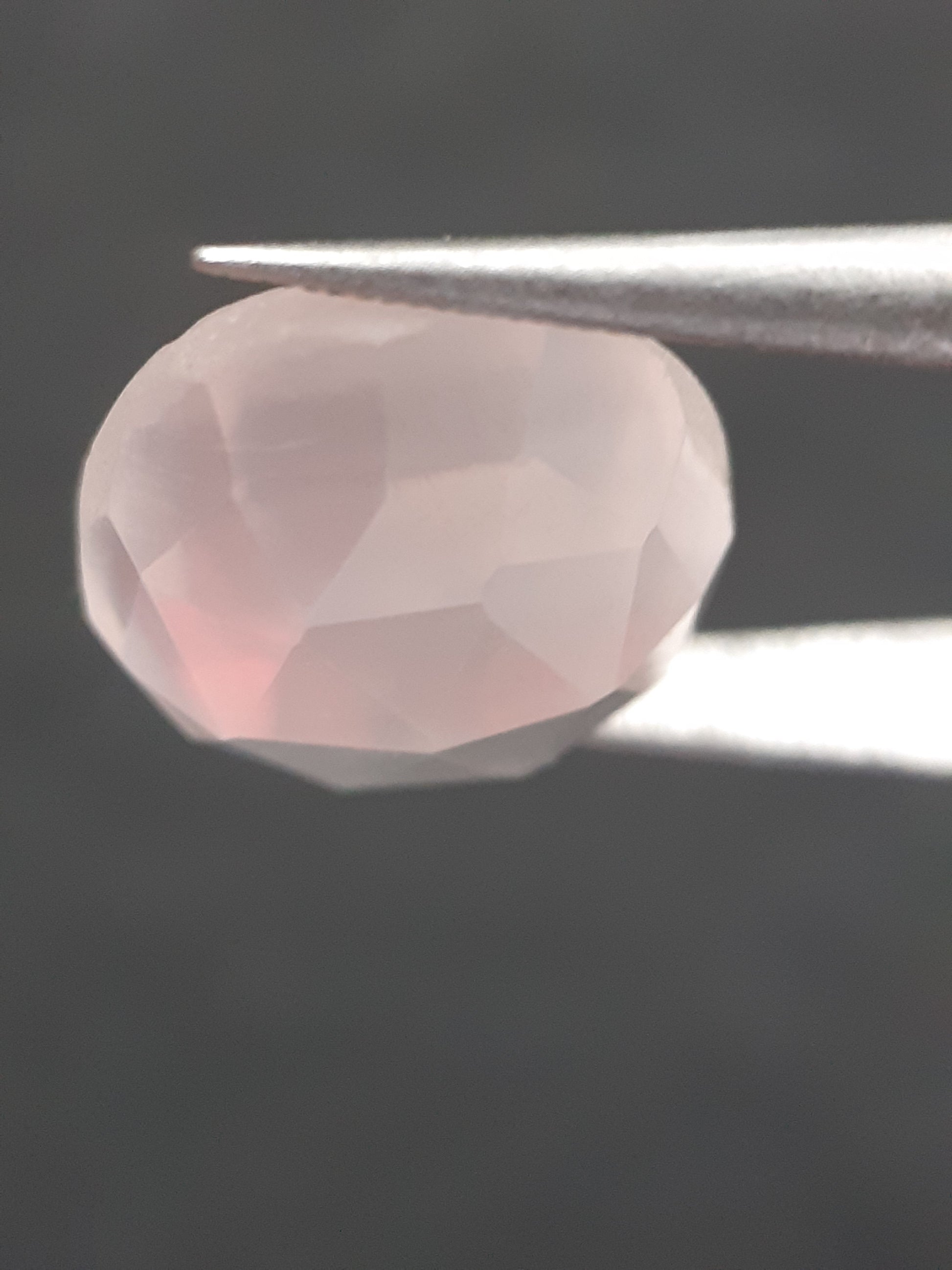 Natural light pink rose quartz - 6.244 ct - oval - rose cut - certified natural - Natural Gems Belgium