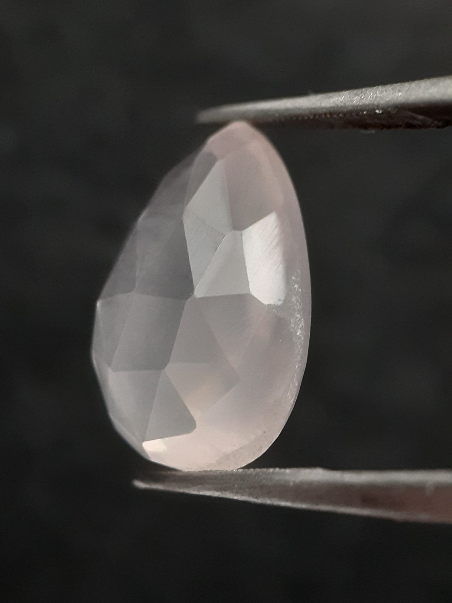 Natural light pink rose quartz - 5.703 ct - pear - rose cut - certified natural - Natural Gems Belgium