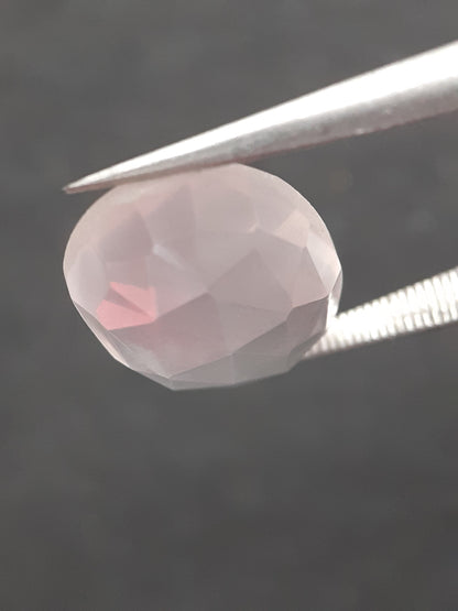 Natural light pink rose quartz - 5.610 ct - oval - rose cut - certified natural - Natural Gems Belgium