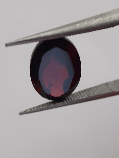 Natural wine-red almandine Garnet - 2.742 ct - Oval - unheated - certified natural - Natural Gems Belgium