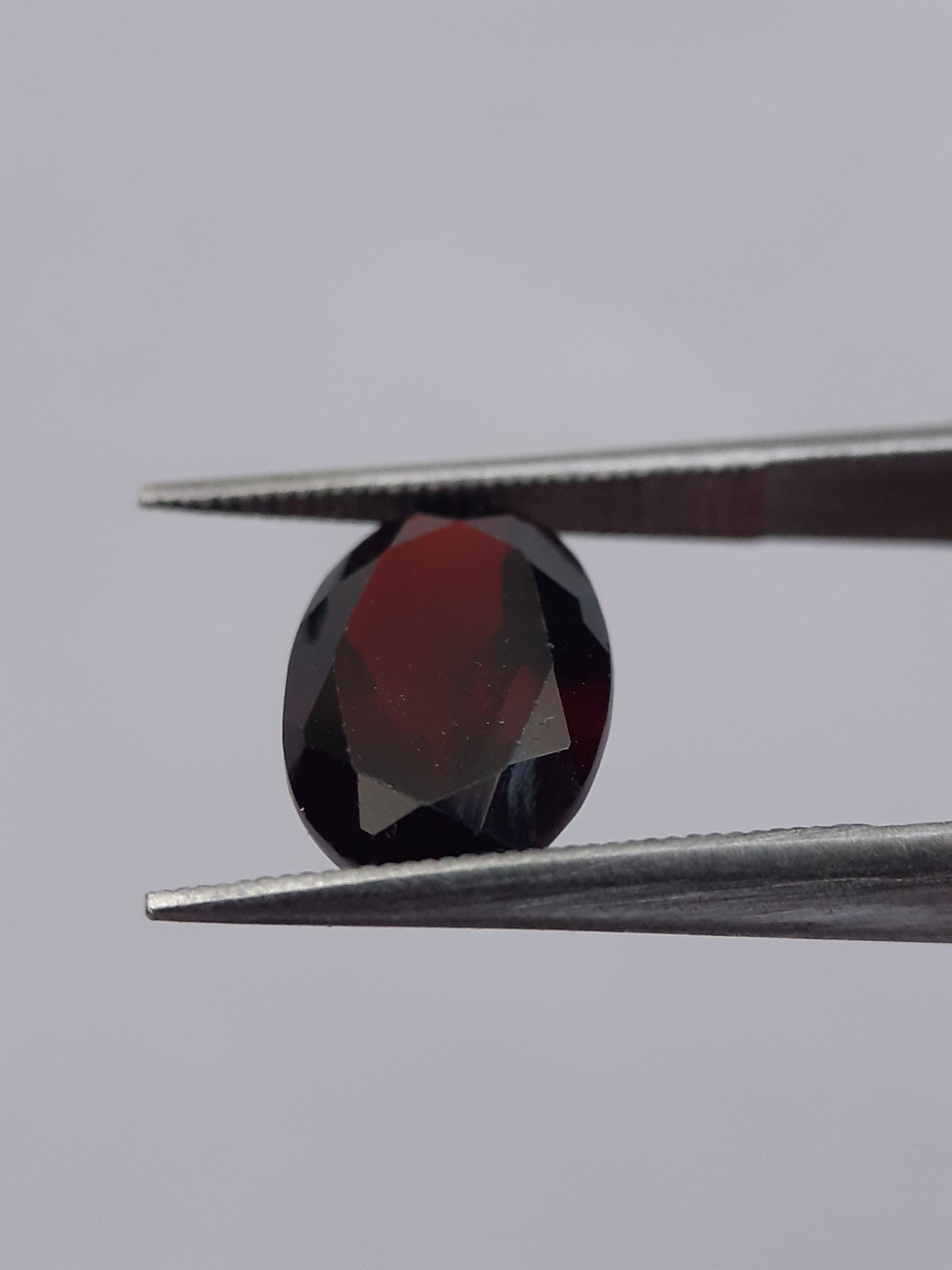 Natural red almandine Garnet - 2.620 ct - Oval - unheated - certified natural - Natural Gems Belgium