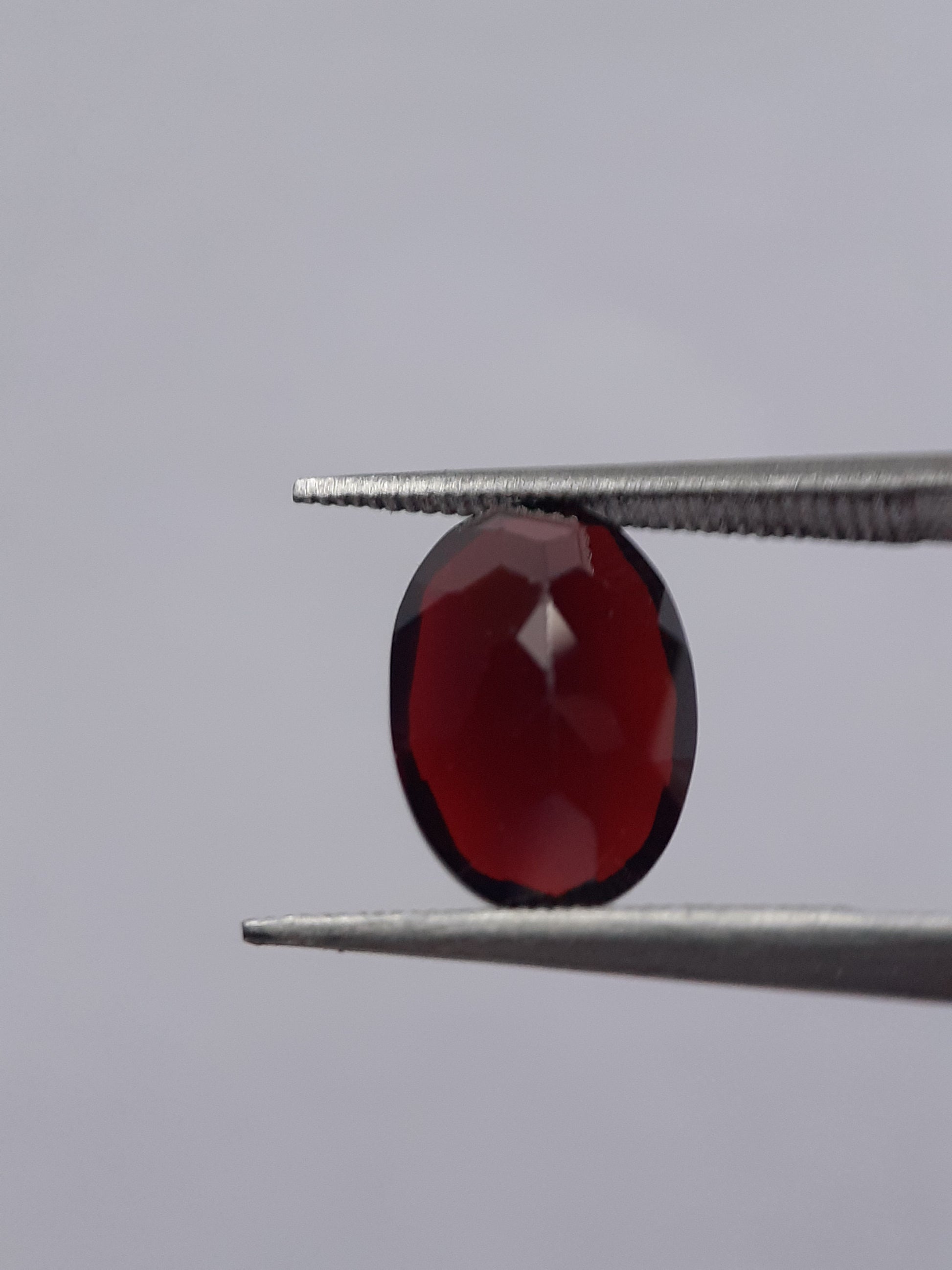 Natural red almandine Garnet - 2.620 ct - Oval - unheated - certified natural - Natural Gems Belgium