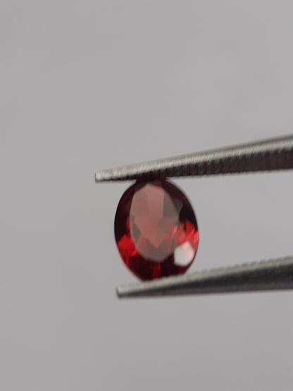 Natural red Rhodolite Garnet - 0.567 ct - oval - unheated - certified natural - Natural Gems Belgium