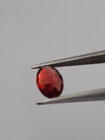 Natural red Rhodolite Garnet - 0.567 ct - oval - unheated - certified natural - Natural Gems Belgium