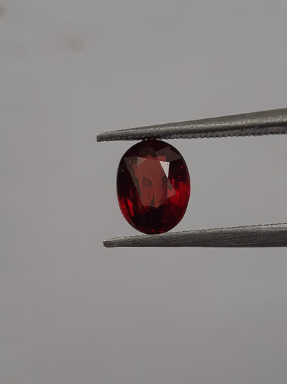 Natural red Rhodolite Garnet - 1.009 ct - oval - unheated - certified natural - Natural Gems Belgium