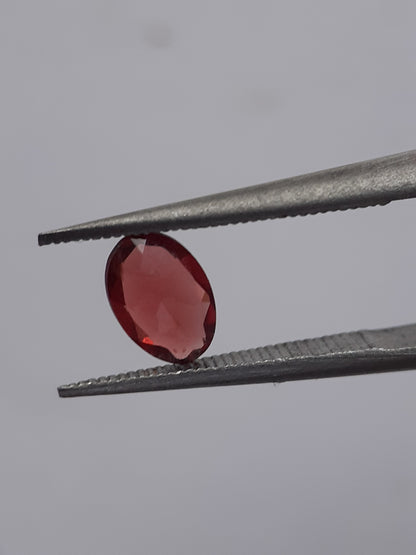 Natural red Rhodolite Garnet - 0.464 ct - oval - unheated - certified natural - Natural Gems Belgium