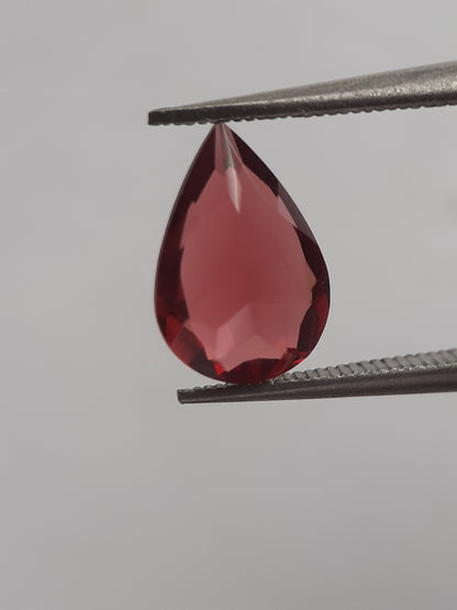 Natural red Rhodolite Garnet - 1.458 ct - pear - unheated - certified natural - Natural Gems Belgium