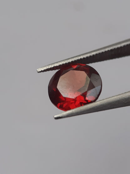 Natural red Rhodolite Garnet - 1.224 ct - round brilliant - unheated - certified natural - Natural Gems Belgium