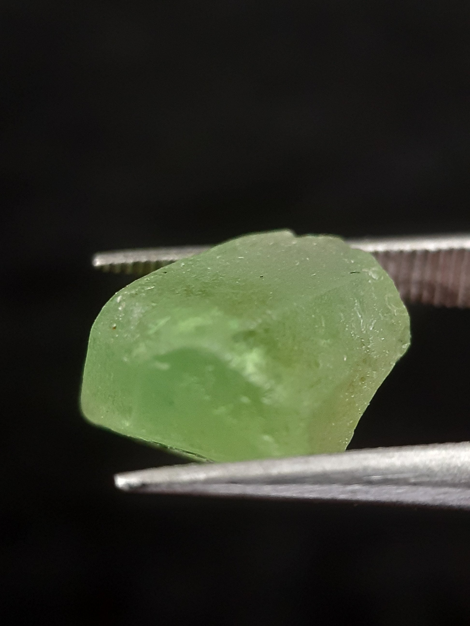 Natural Green Peridot - 5.214 ct - rough gemstone - for faceting - certified natural - Natural Gems Belgium