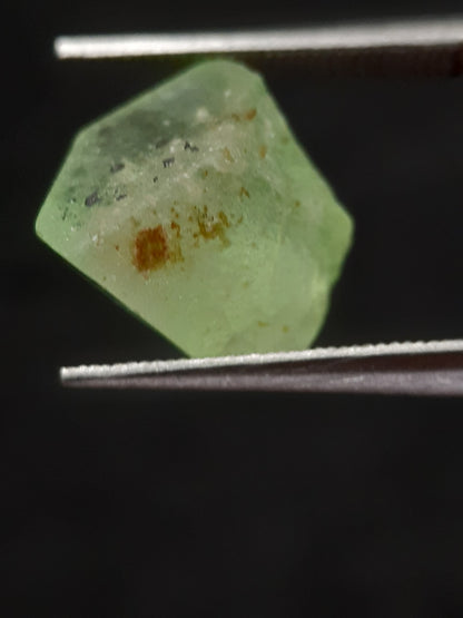 Natural Green Peridot - 5.214 ct - rough gemstone - for faceting - certified natural - Natural Gems Belgium