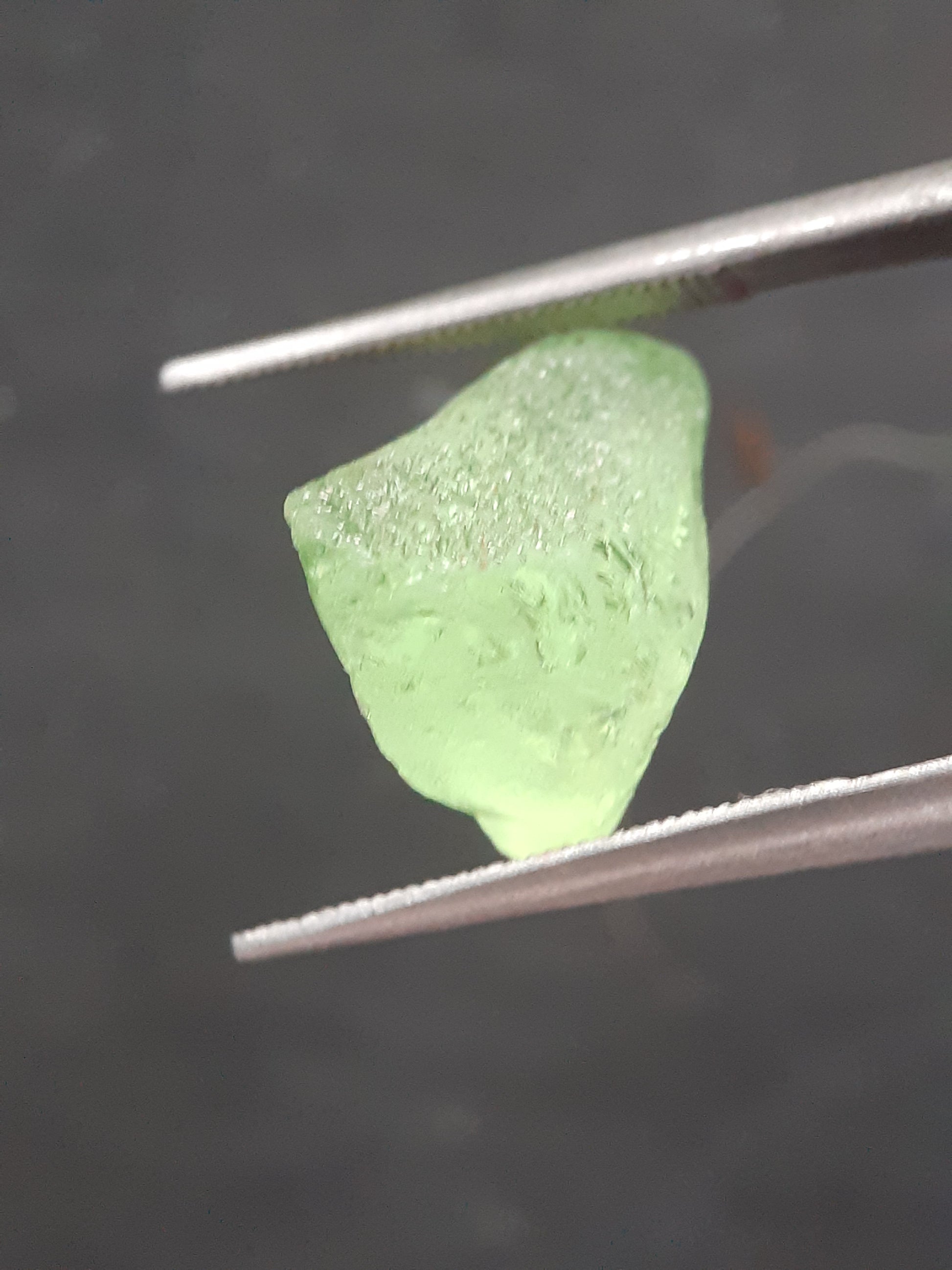 Natural Green Peridot - 6.295 ct - rough gemstone - for faceting - certified natural - Natural Gems Belgium