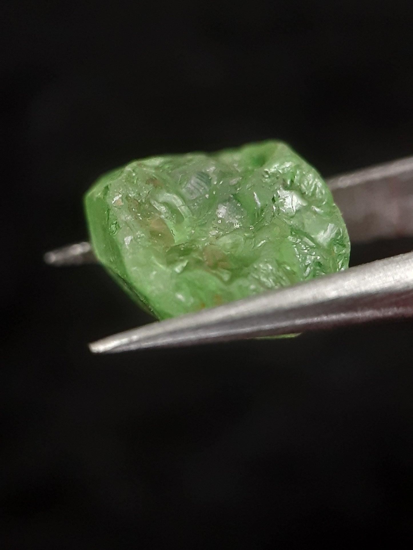 Natural Green Peridot - 5.440 ct - rough gemstone - for faceting - certified natural - Natural Gems Belgium