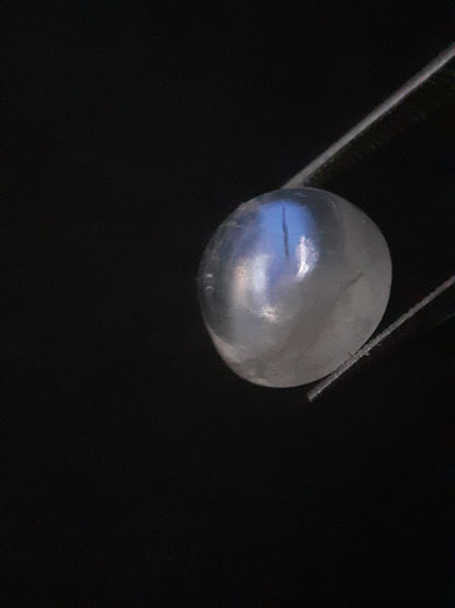 Natural Moonstone - blue adularescence - 3.925 ct - round - certified natural - Natural Gems Belgium