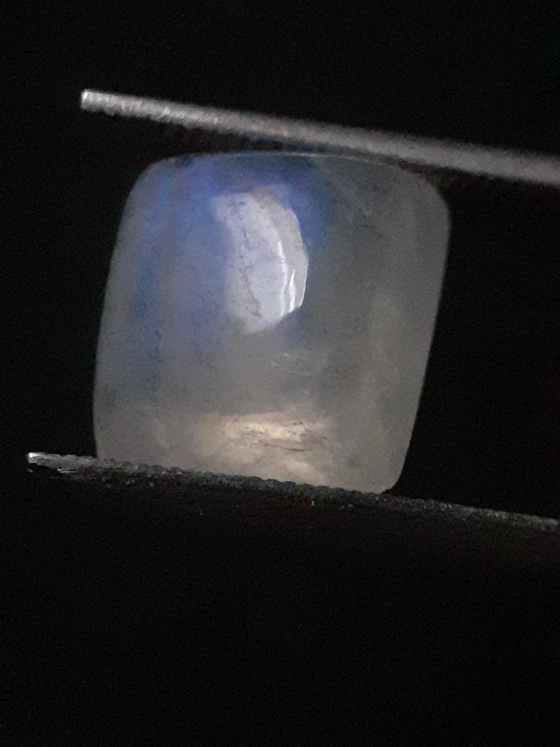 Natural Moonstone - blue adularescence - 3.379 ct - cushion - certified natural - Natural Gems Belgium