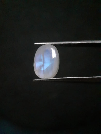 Natural Moonstone - blue adularescence - 4.445 ct - oval - certified natural - Natural Gems Belgium