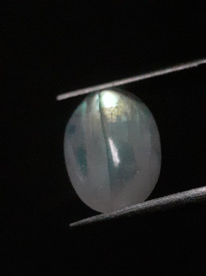 Natural Moonstone - tricolor adularescence - 4.315 ct - oval - certified natural - Natural Gems Belgium