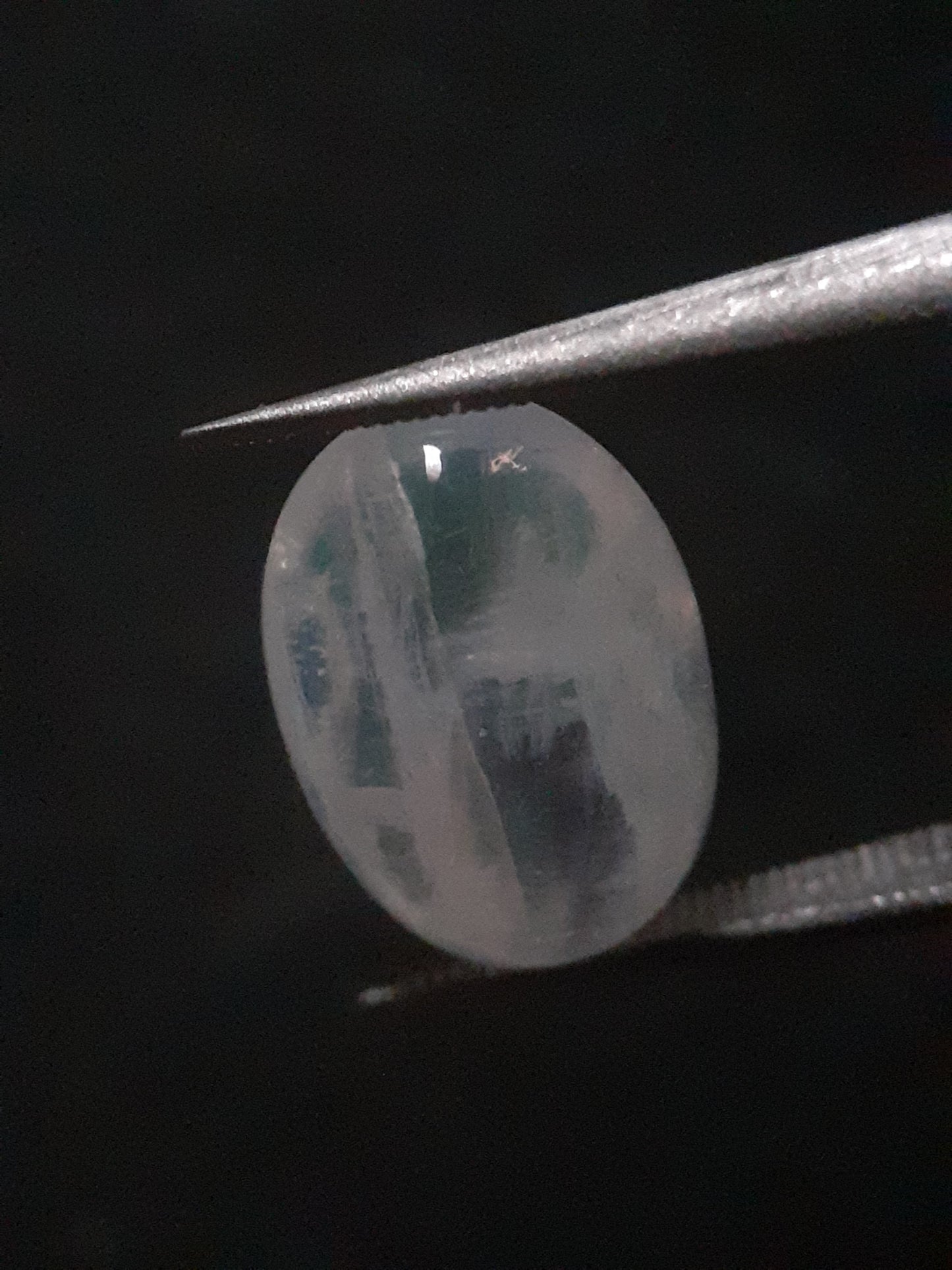 Natural Moonstone - tricolor adularescence - 4.315 ct - oval - certified natural - Natural Gems Belgium