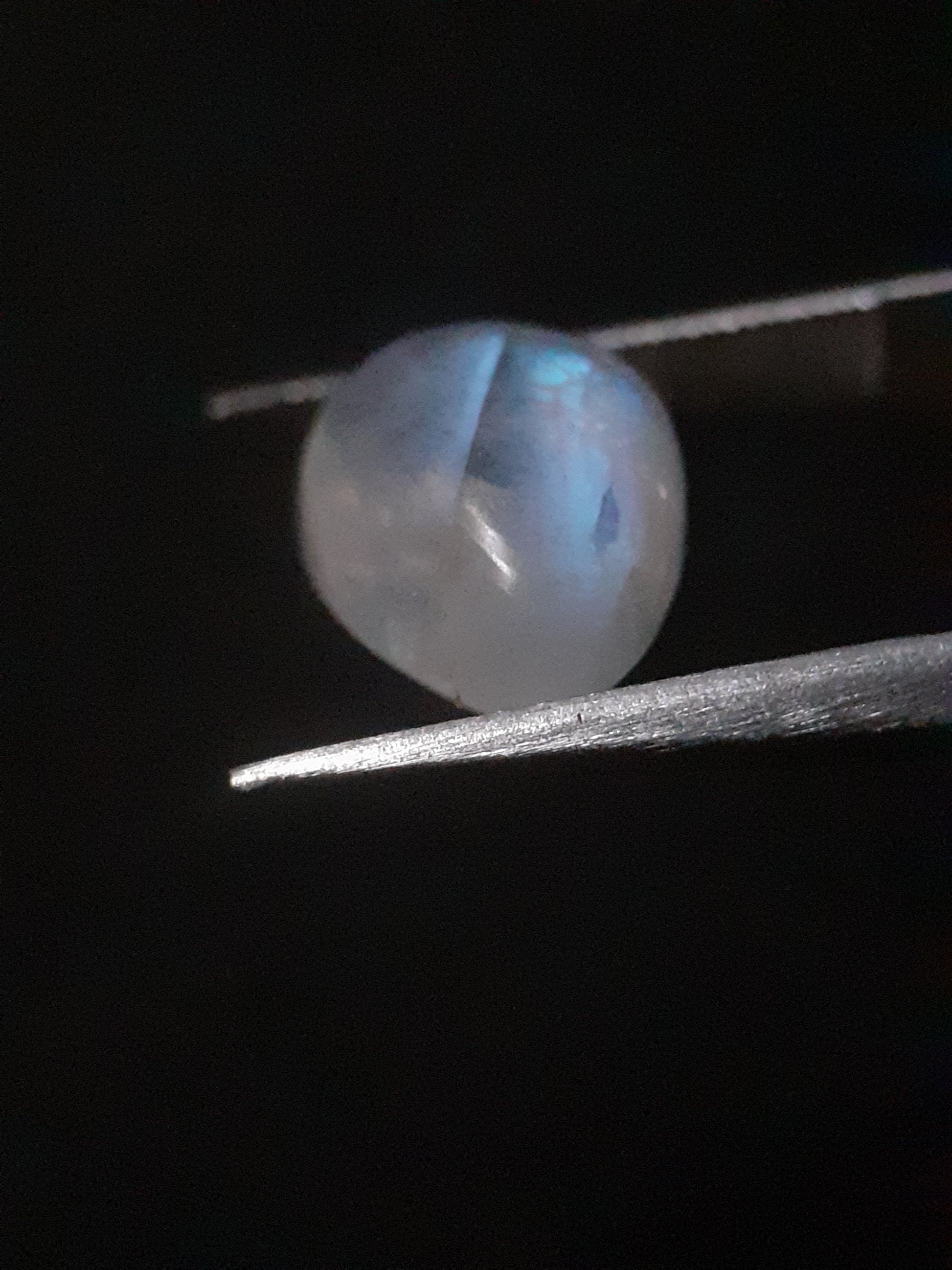 Natural Moonstone - blue adularescence - 3.209 ct - pear - Natural Gems Belgium