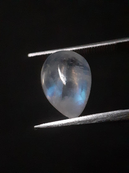 Natural Moonstone - blue adularescence - 3.209 ct - pear - Natural Gems Belgium