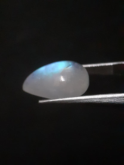 Natural Moonstone - blue adularescence - 3.928 ct - pear - Natural Gems Belgium