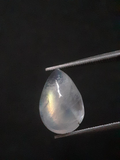 Natural Moonstone - rainbow adularescence - 3.018 ct - pear - Natural Gems Belgium