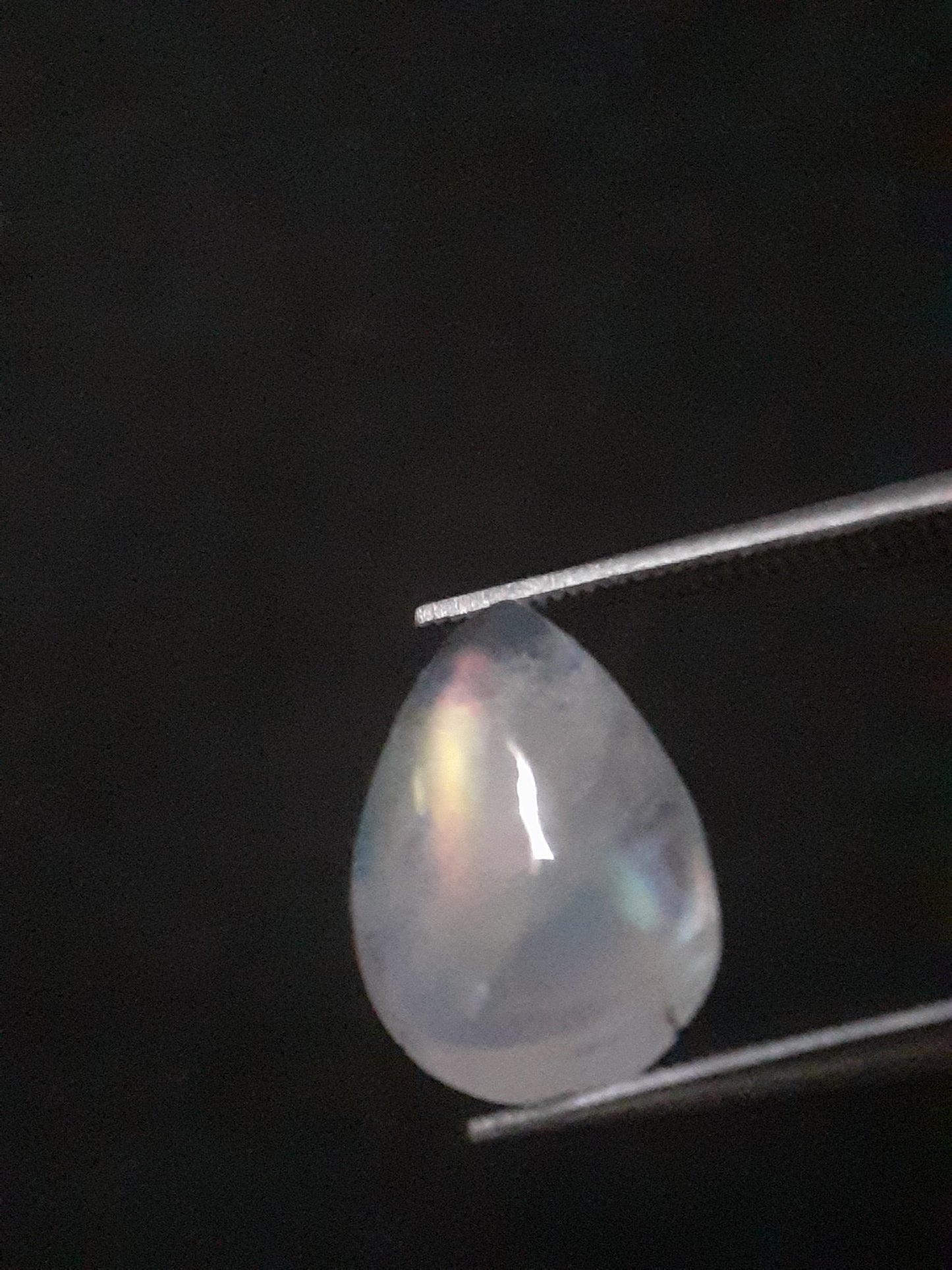 Natural Moonstone - rainbow adularescence - 3.018 ct - pear - Natural Gems Belgium