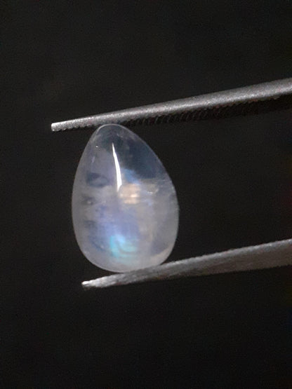 Natural Moonstone - blue adularescence - 1.650 ct - pear - Natural Gems Belgium