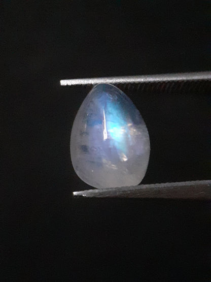 Natural Moonstone - blue adularescence - 1.650 ct - pear - Natural Gems Belgium