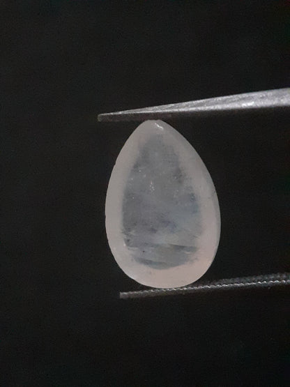 Natural Moonstone - yellow and blue adularescence - 3.304 ct - pear - Natural Gems Belgium