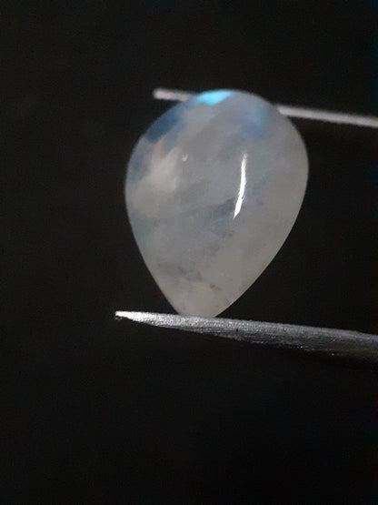 Natural Moonstone - blue adularescence - 5.945 ct - pear - Natural Gems Belgium