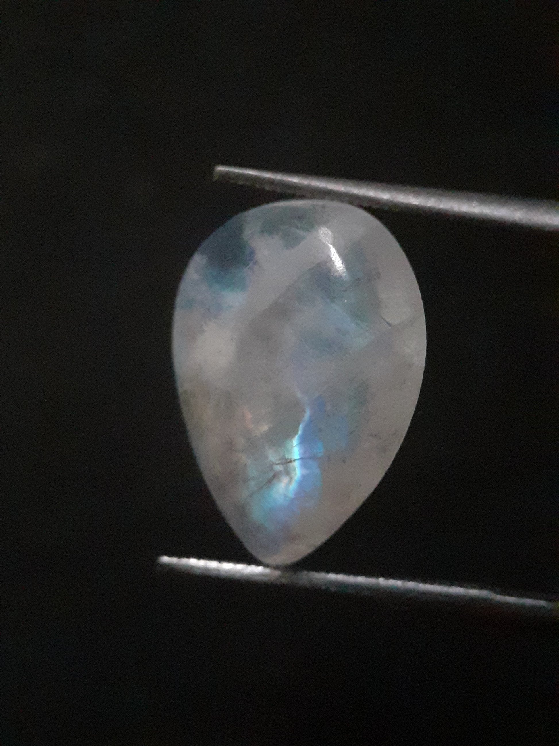 Natural Moonstone - blue adularescence - 5.945 ct - pear - Natural Gems Belgium