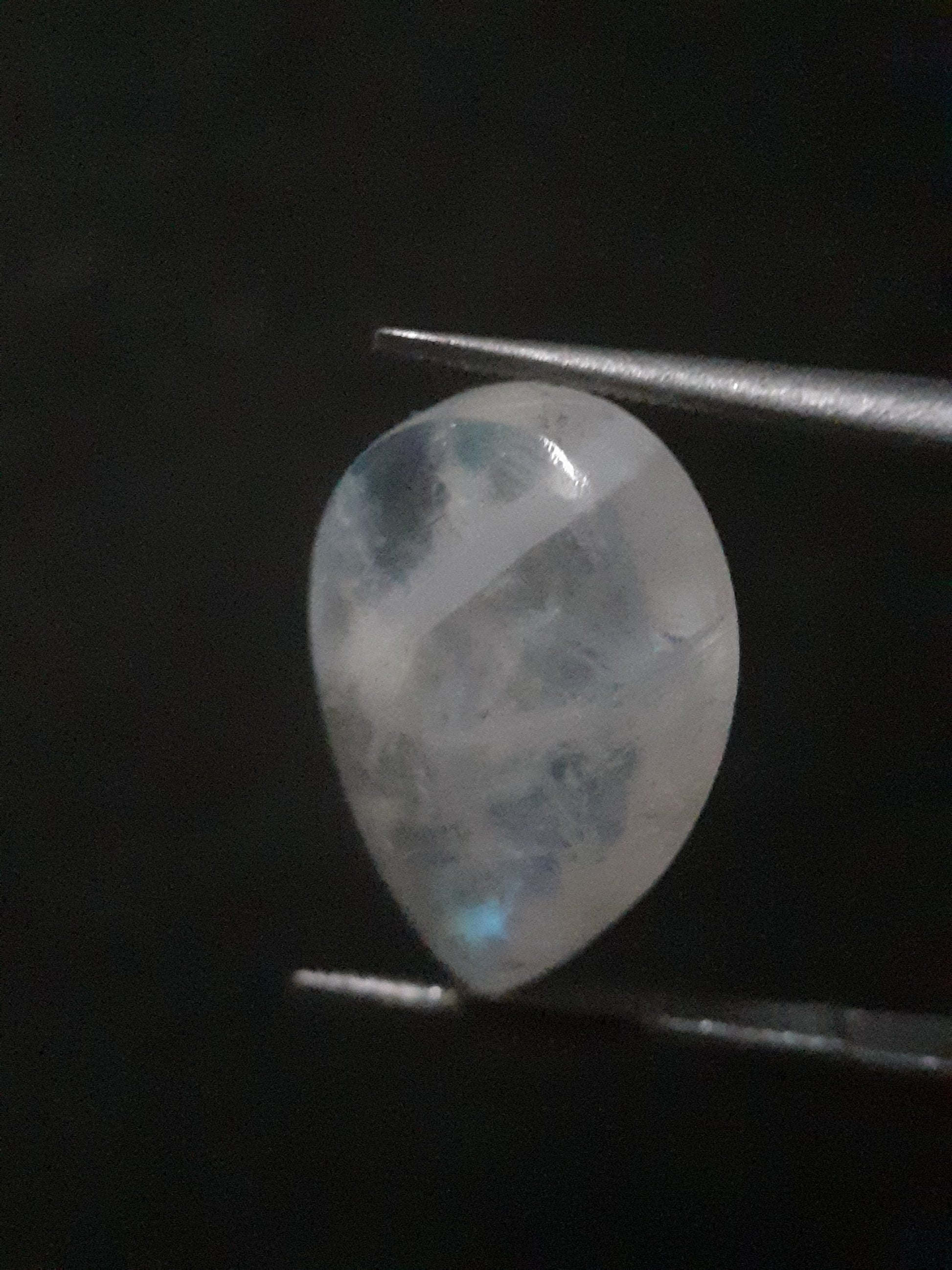 Natural Moonstone - blue adularescence - 5.945 ct - pear - Natural Gems Belgium