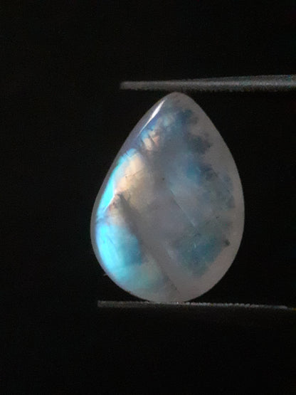 Natural Moonstone - blue adularescence - 5.945 ct - pear - Natural Gems Belgium