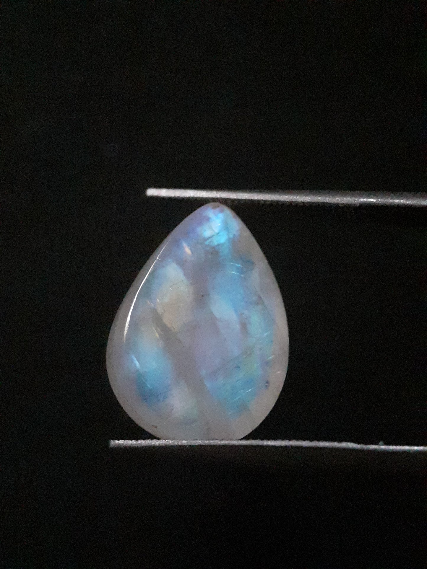 Natural Moonstone - blue adularescence - 5.945 ct - pear - Natural Gems Belgium