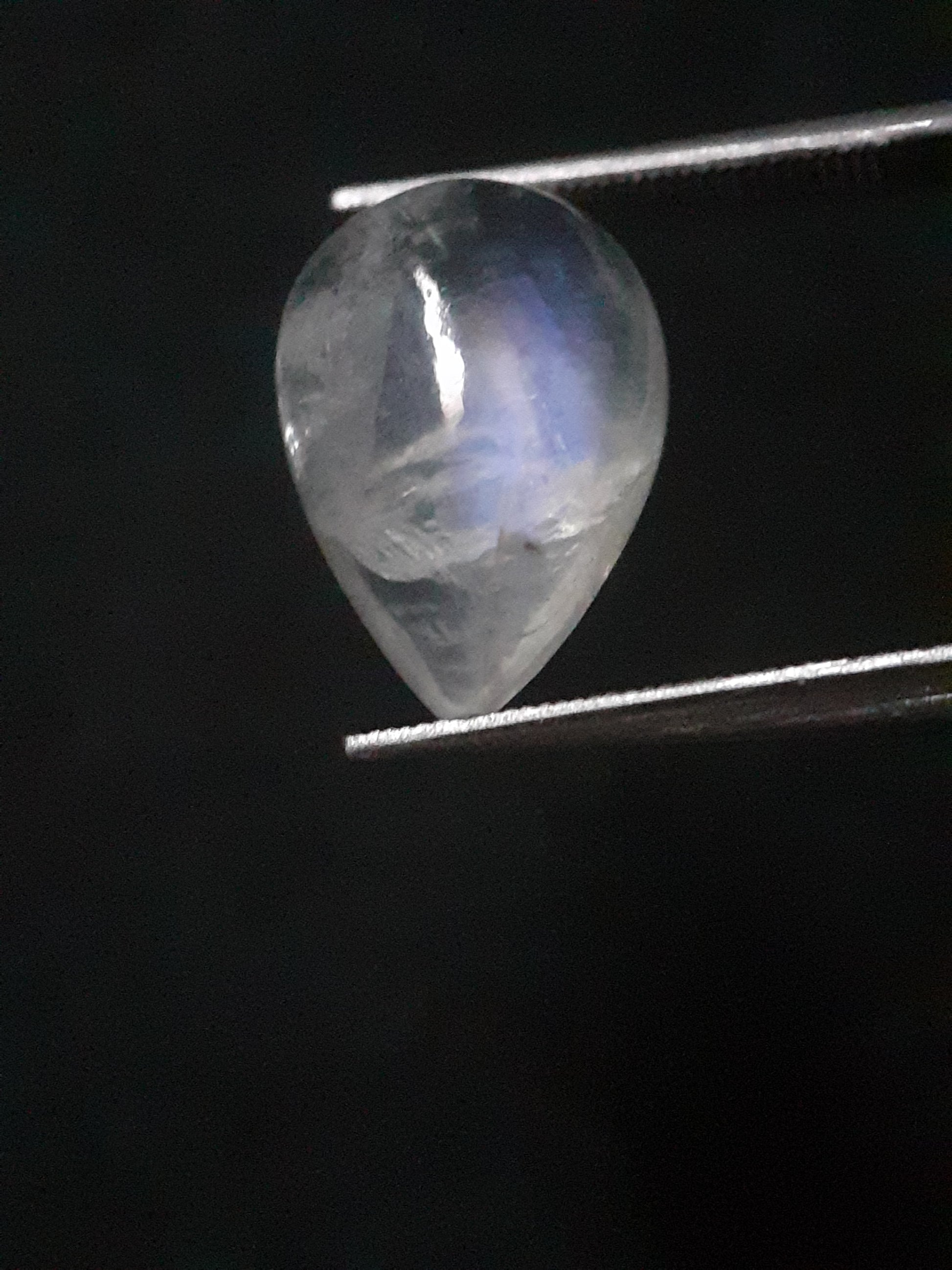 Natural Moonstone - blue adularescence - 4.540 ct - pear - Natural Gems Belgium