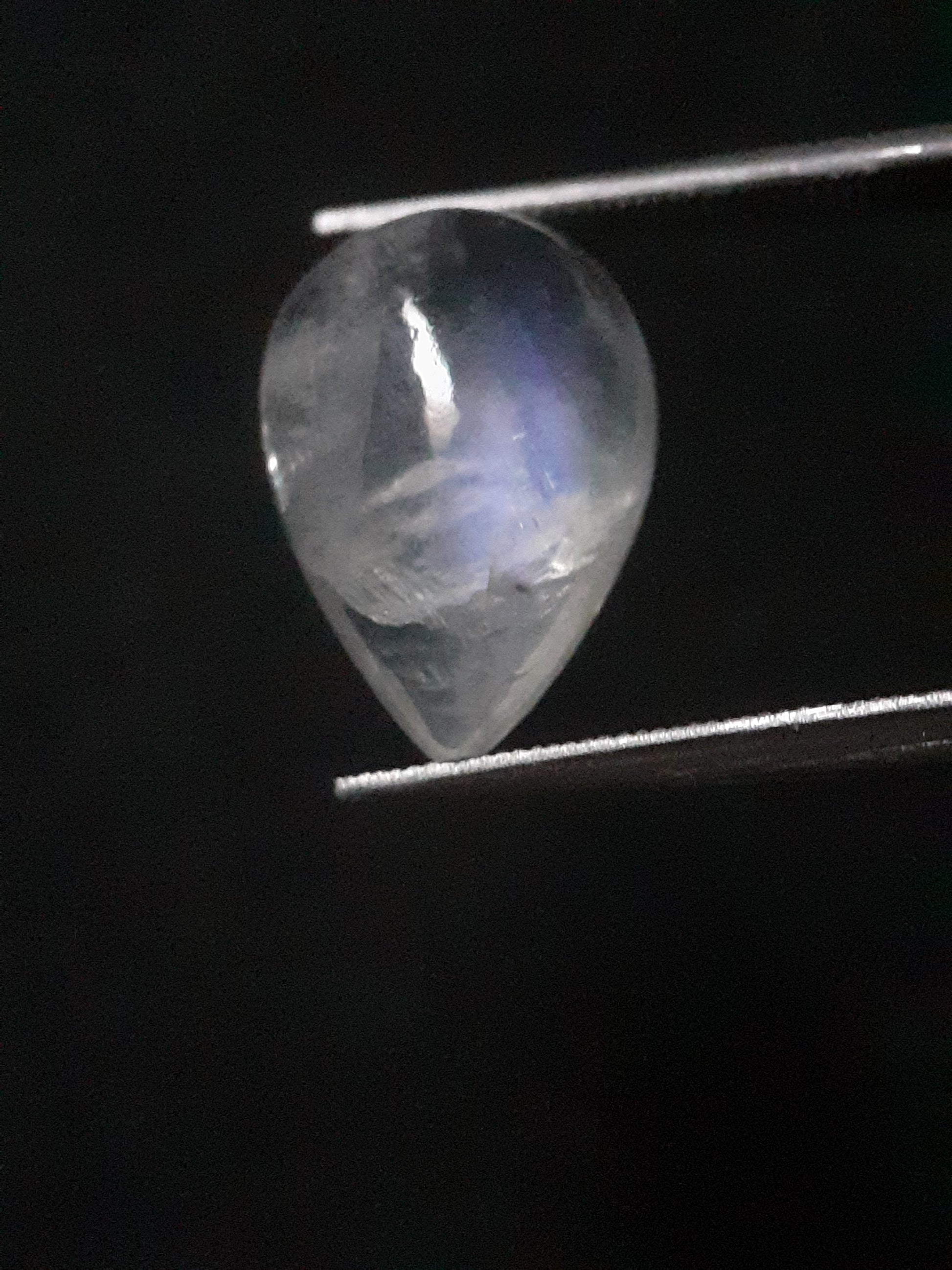 Natural Moonstone - blue adularescence - 4.540 ct - pear - Natural Gems Belgium