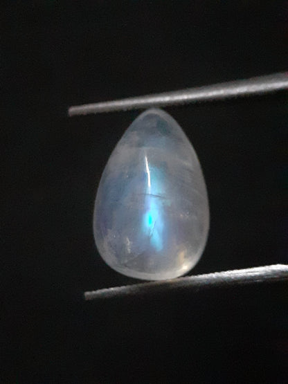 Natural Moonstone - blue adularescence - 3.553 ct - pear - Natural Gems Belgium