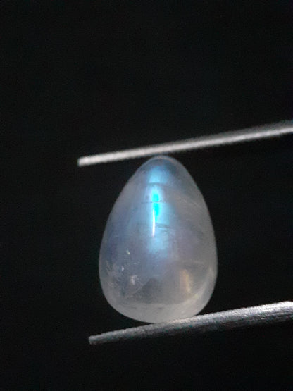 Natural Moonstone - blue adularescence - 3.553 ct - pear - Natural Gems Belgium