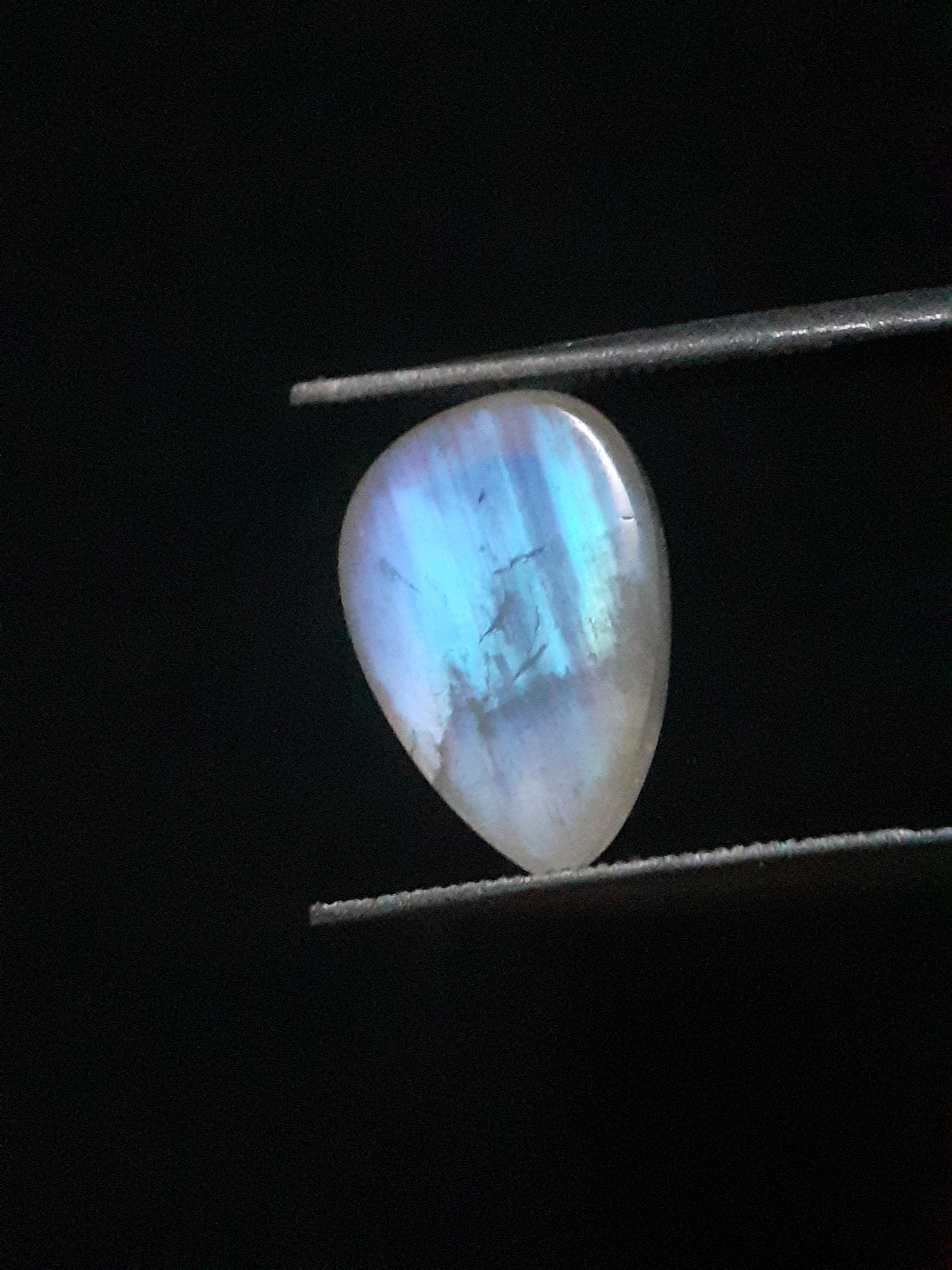 Natural Moonstone - blue adularescence - 3.553 ct - pear - Natural Gems Belgium