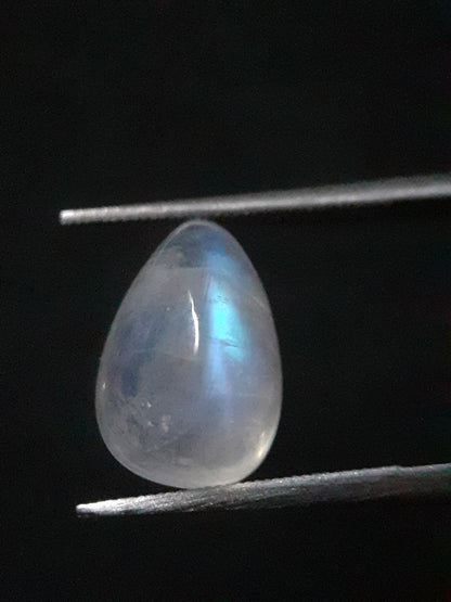 Natural Moonstone - blue adularescence - 3.553 ct - pear - Natural Gems Belgium