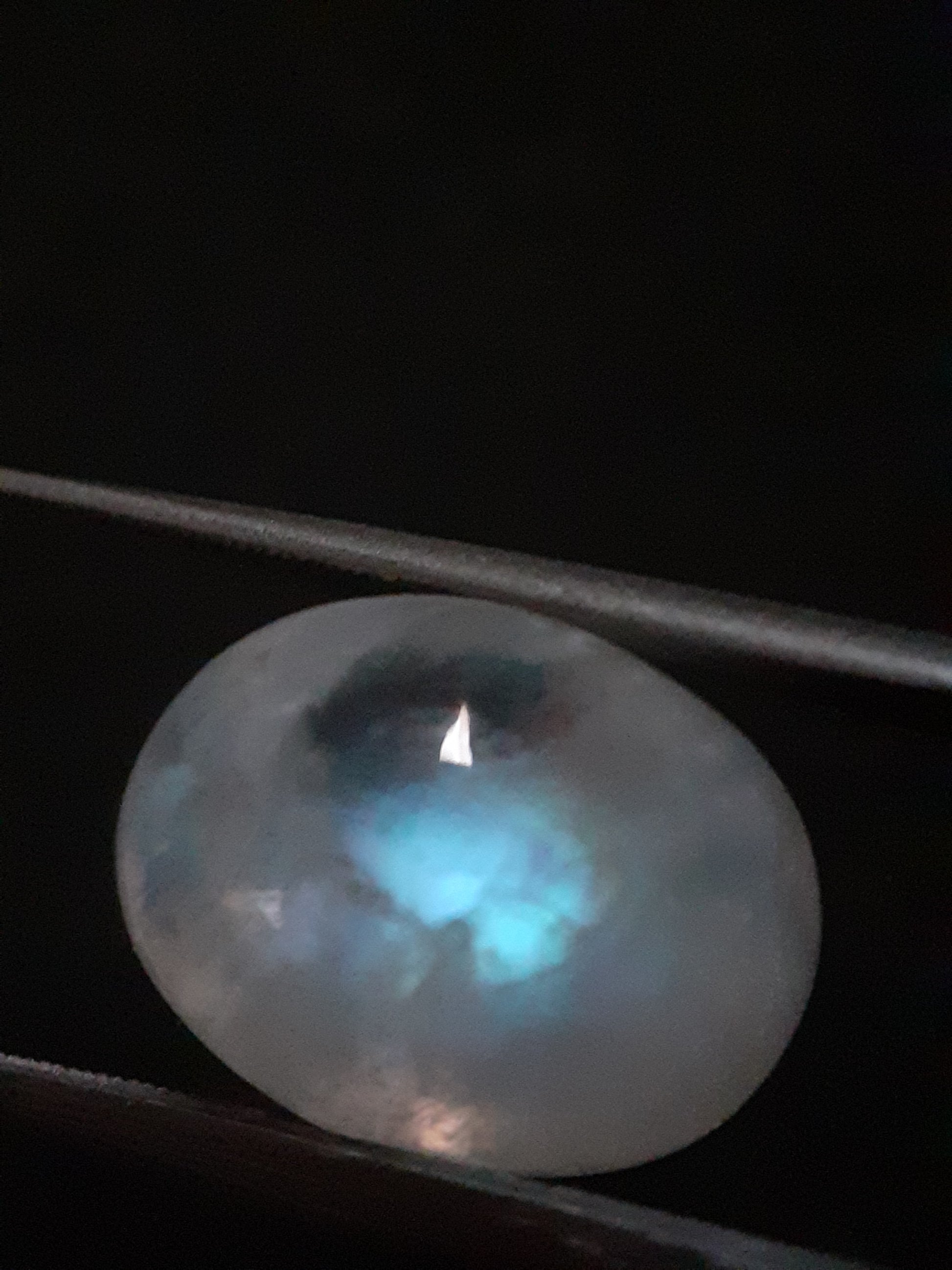 Natural Moonstone - greenish blue adularescence - 13.385 ct - oval cabochon - Natural Gems Belgium