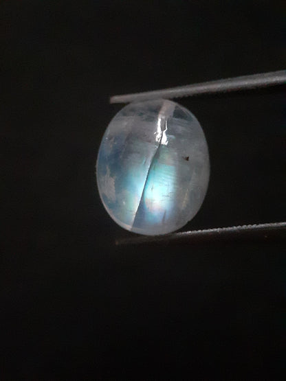 Natural Moonstone - light blue adularescence - 4.160 ct - oval cabochon - Natural Gems Belgium