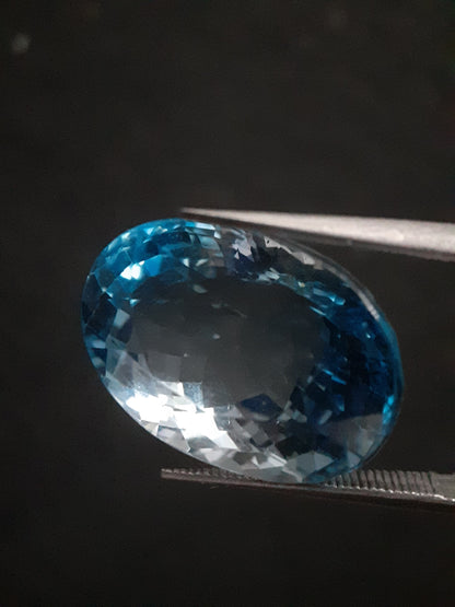 Natural Swiss Blue Topaz - 19.978 ct -oval - irradiated - certified natural - Natural Gems Belgium