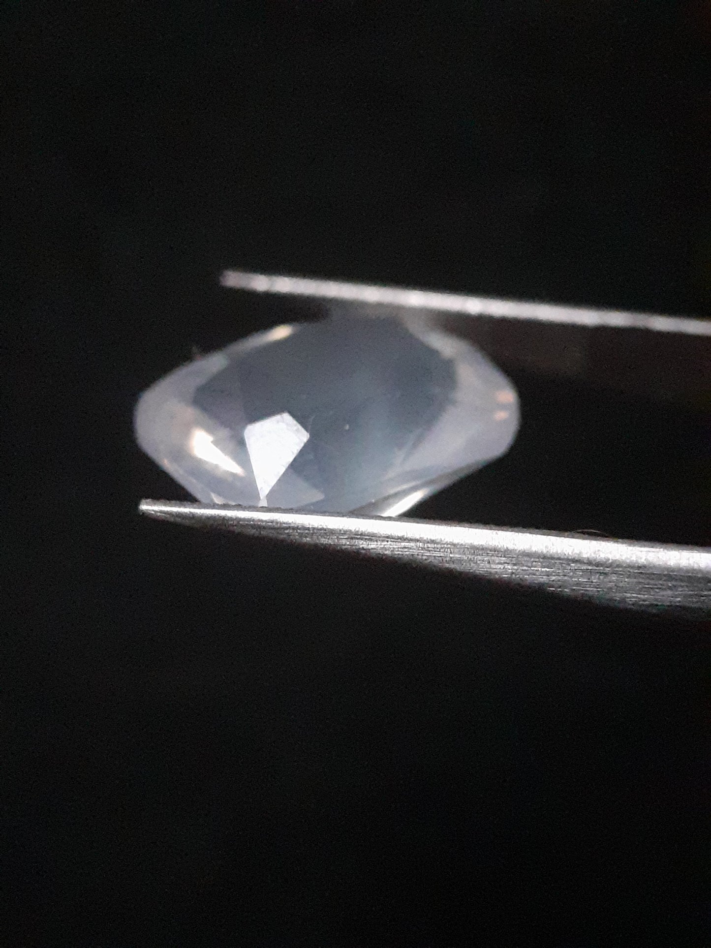 Natural Moonstone faceted - slight bluish adularescence - 4.789 ct - Cushion - Natural Gems Belgium