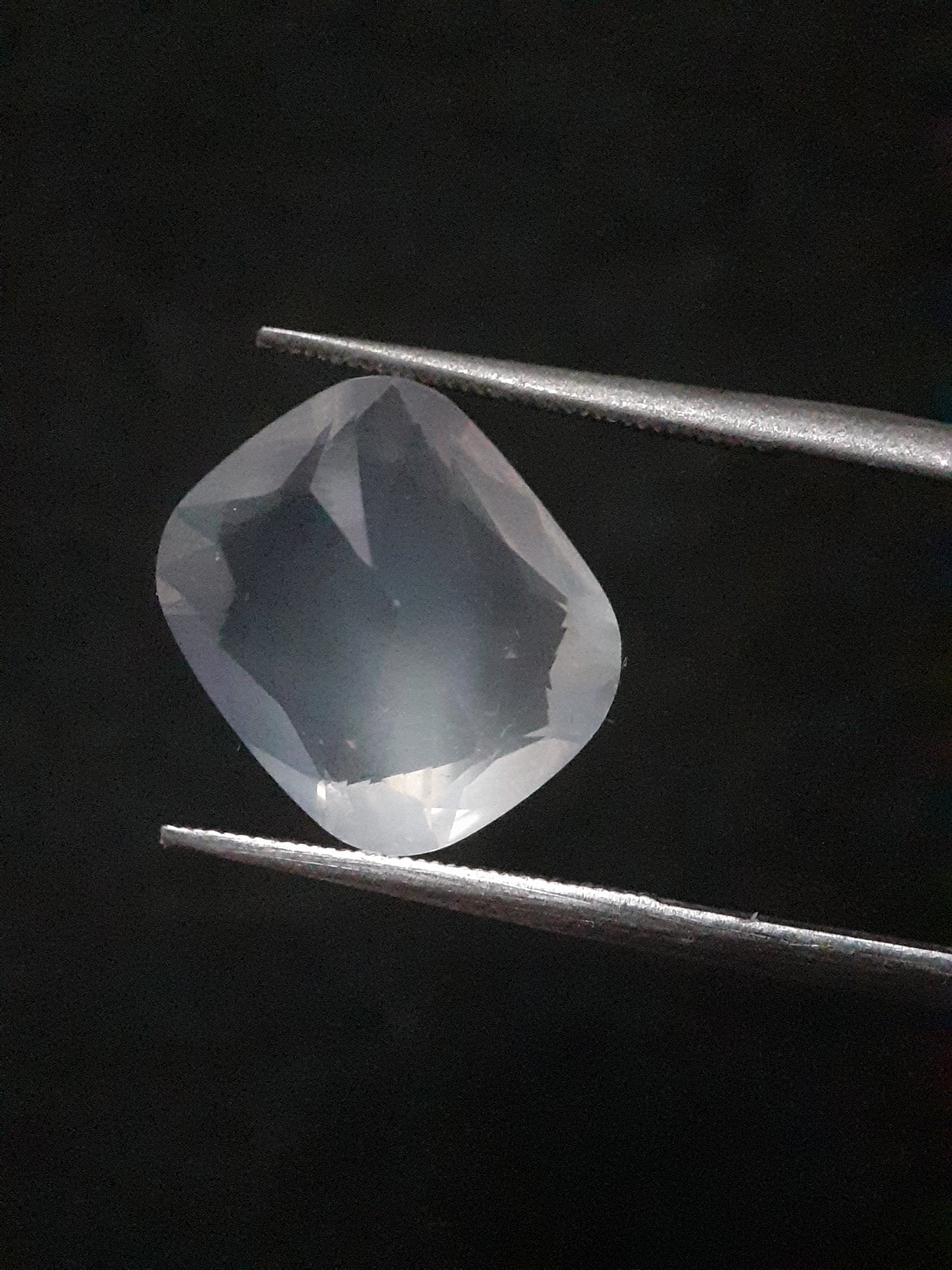 Natural Moonstone faceted - slight bluish adularescence - 4.789 ct - Cushion - Natural Gems Belgium