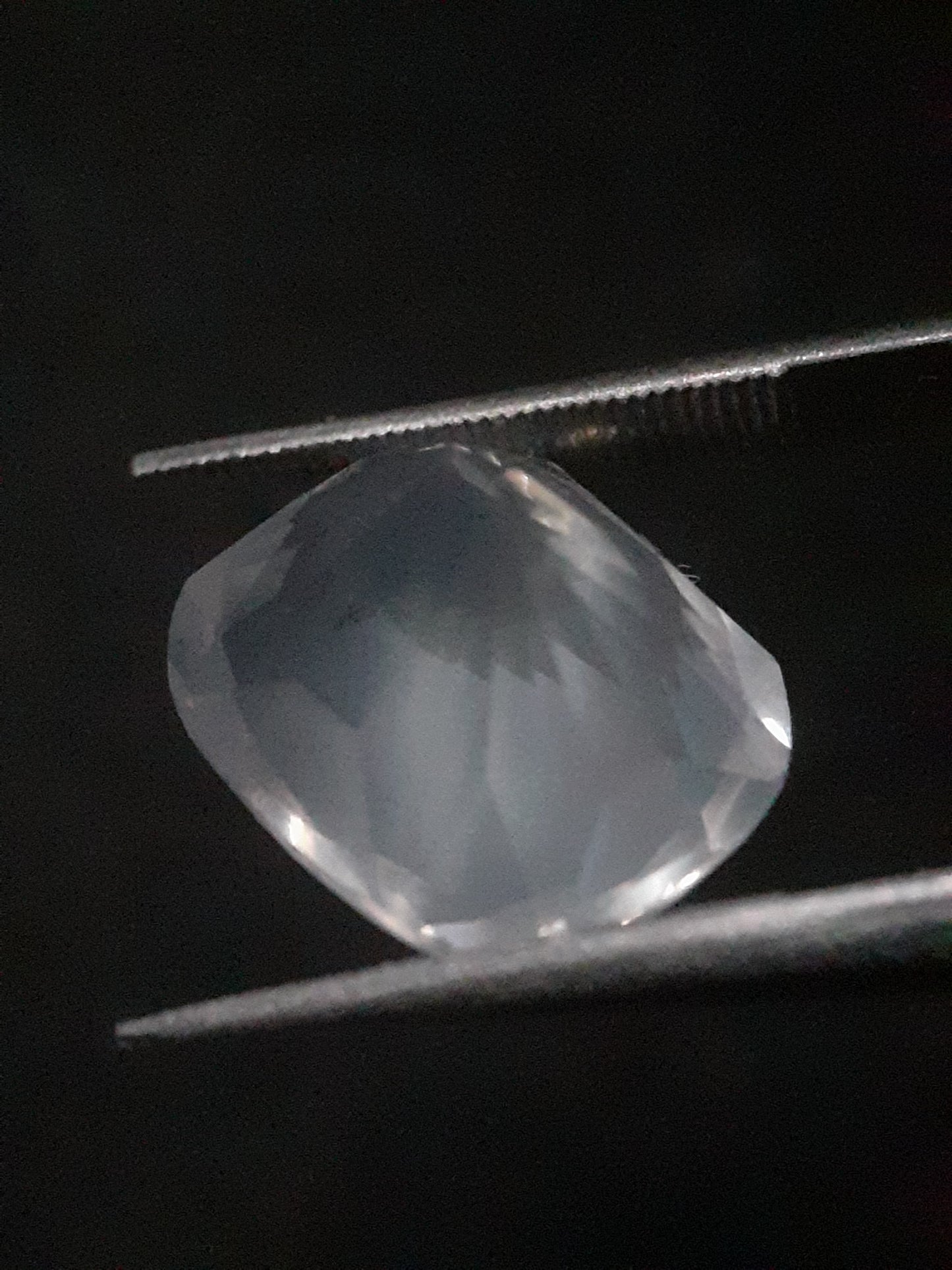 Natural Moonstone faceted - slight bluish adularescence - 6.393 ct - Cushion - Natural Gems Belgium