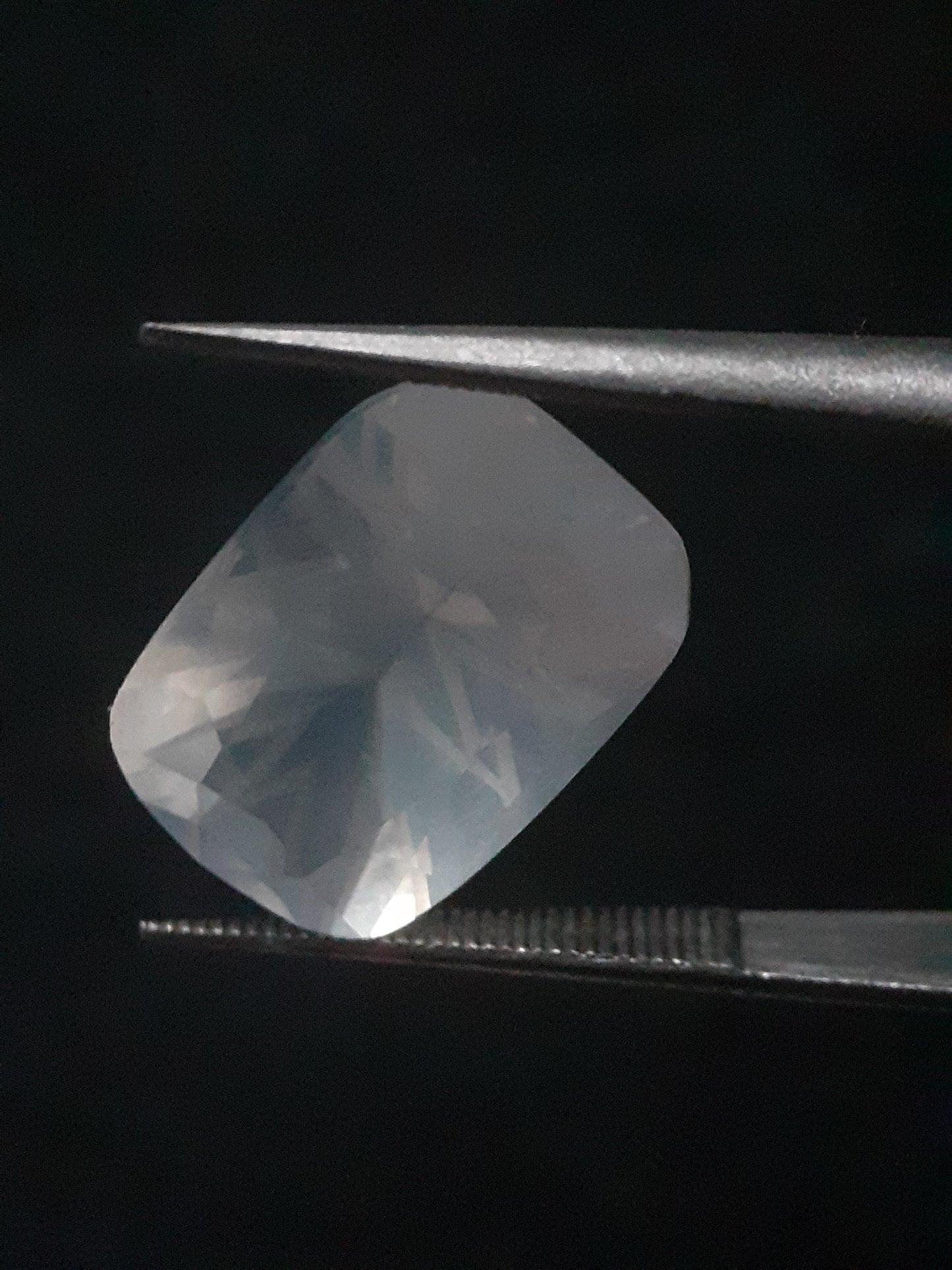 Natural Moonstone faceted - very slight bluish adularescence - 6.315 ct - Cushion - Natural Gems Belgium