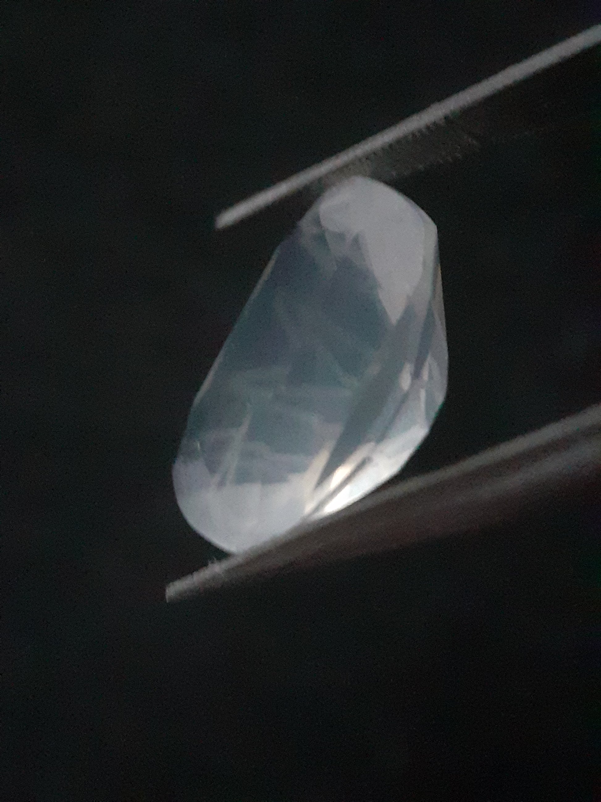 Natural Moonstone faceted - very slight bluish adularescence - 6.315 ct - Cushion - Natural Gems Belgium