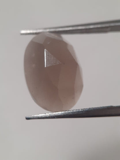 Natural Moonstone faceted - peach moonstone - 4.985 ct - oval - rose cut - Natural Gems Belgium